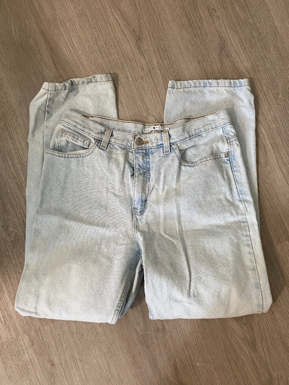 Tommy Hilfiger Straight Leg Light Wash Jeans